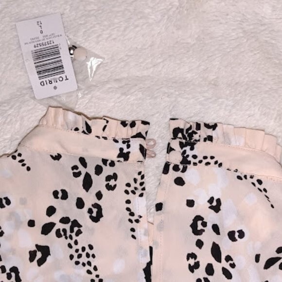 NWT Torrid 0 Large Leopard Pink Unlined Georgette Mock Neck Tank - Picture 8 of 10